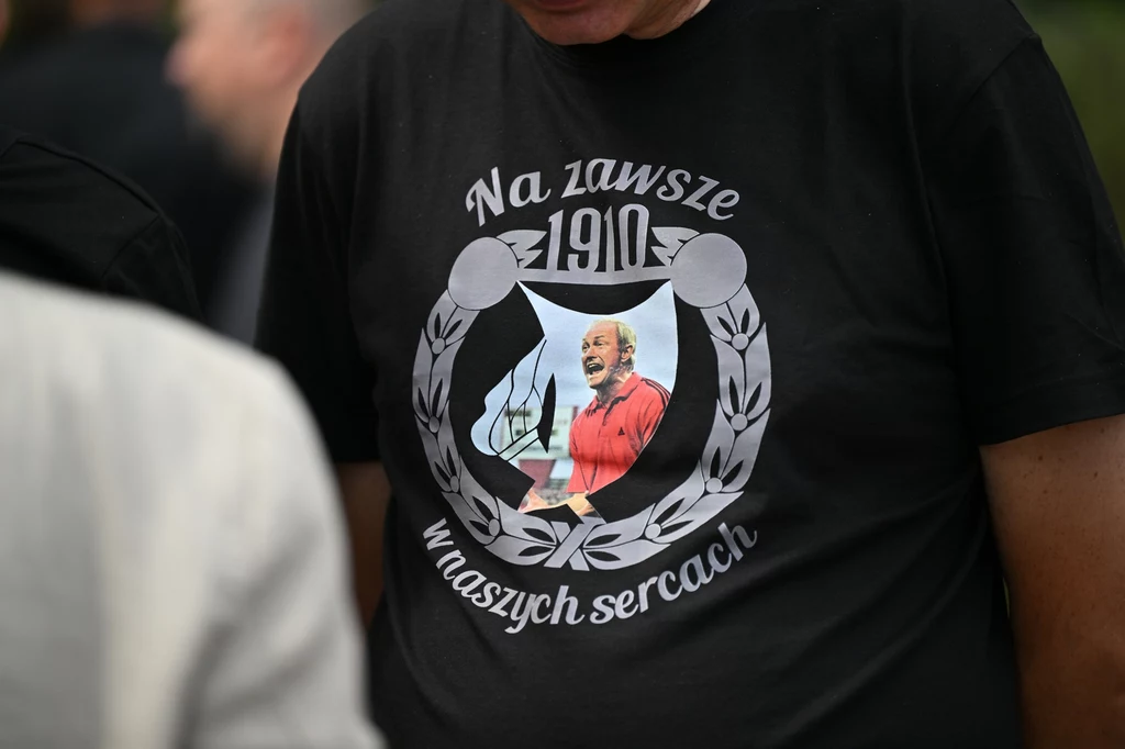 Franciszek Smuda w przeszłości był trenerem między innymi Widzewa Łódź. Jego kibiców nie mogło zabraknąć podczas uroczystości pogrzebowych