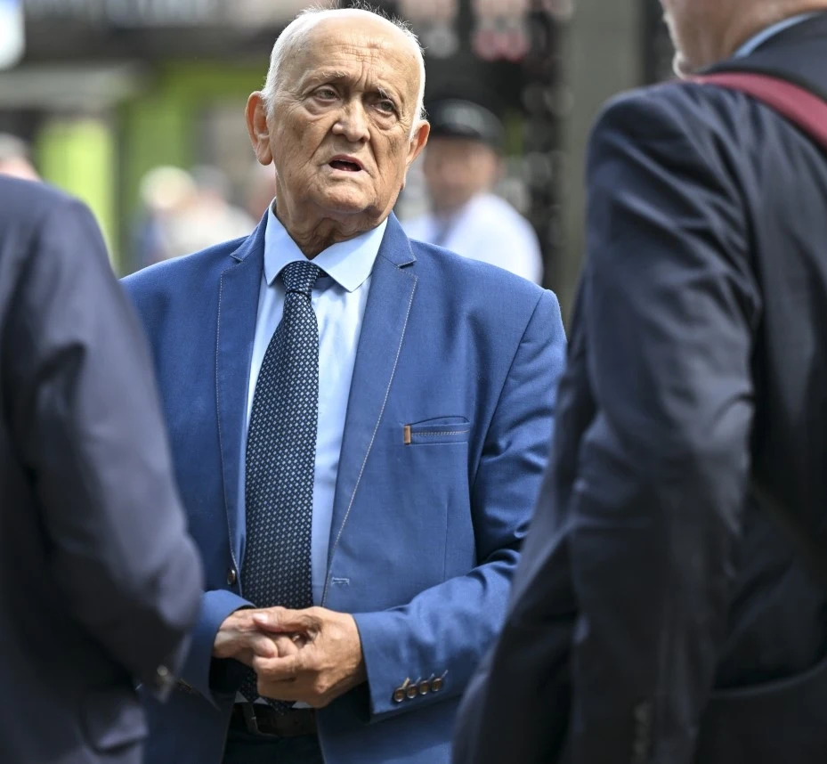 Andrzej Strejlau na pogrzebie Franciszka Smudy