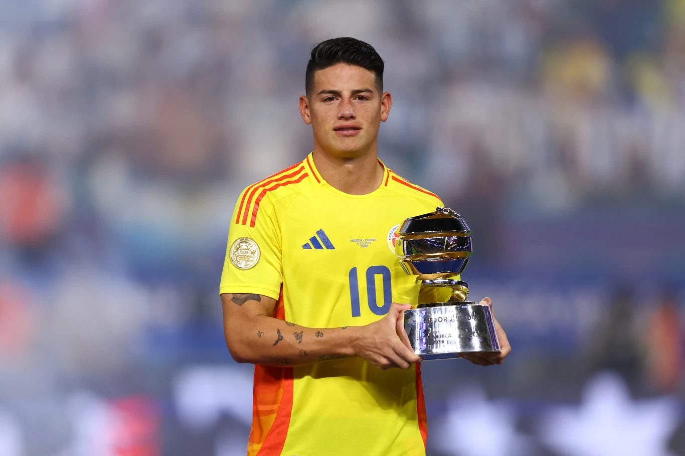 James Rodriguez z nagrodą dla najlepszego gracza finału Copa America