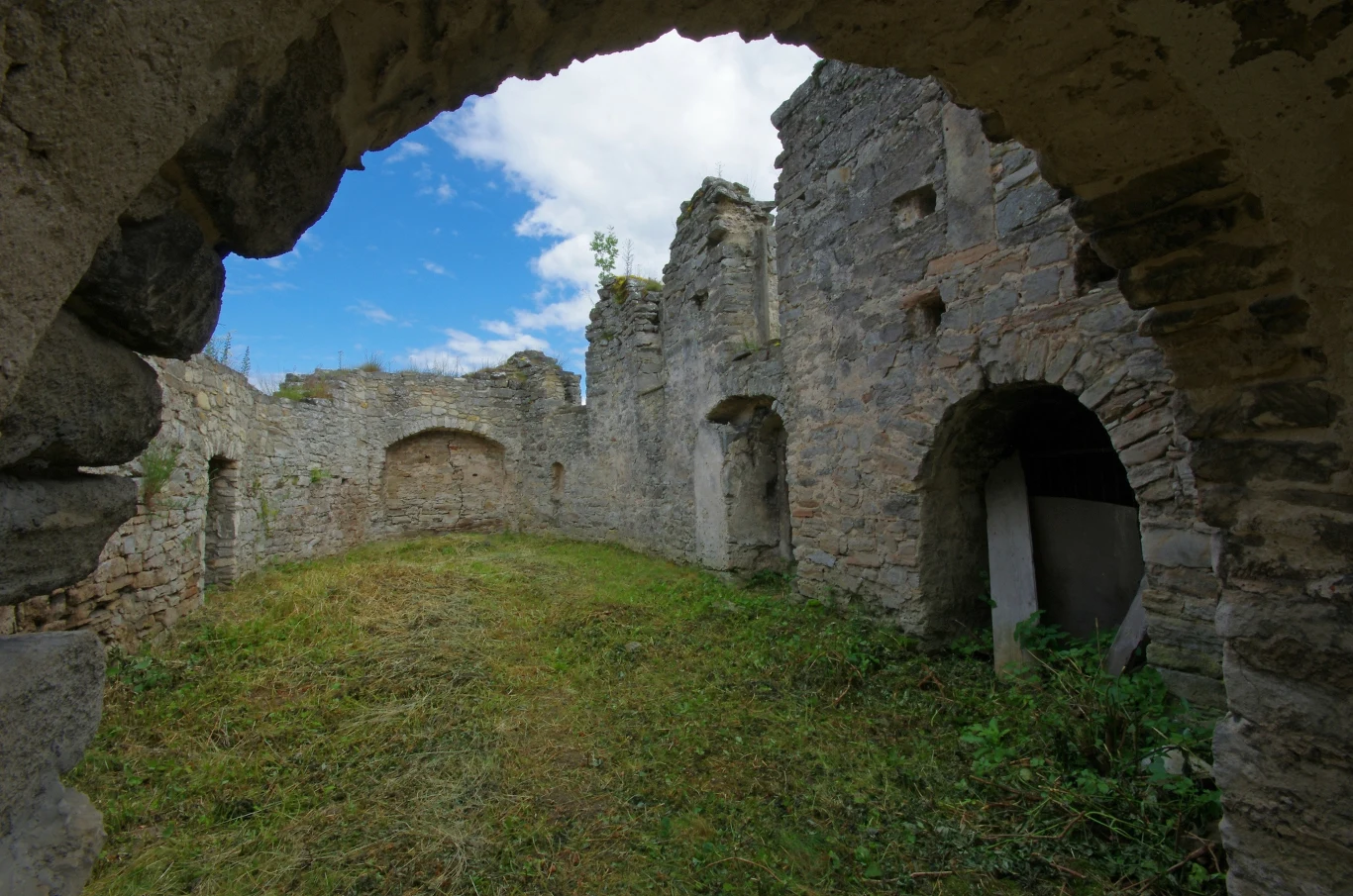 W Szydłowie do zobaczenia jest wiele miejsc, które są niczym podróż do średniowiecznych czasów. 
