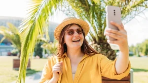 Korzystasz w ten sposób za smartfona? Może cię to słono kosztować