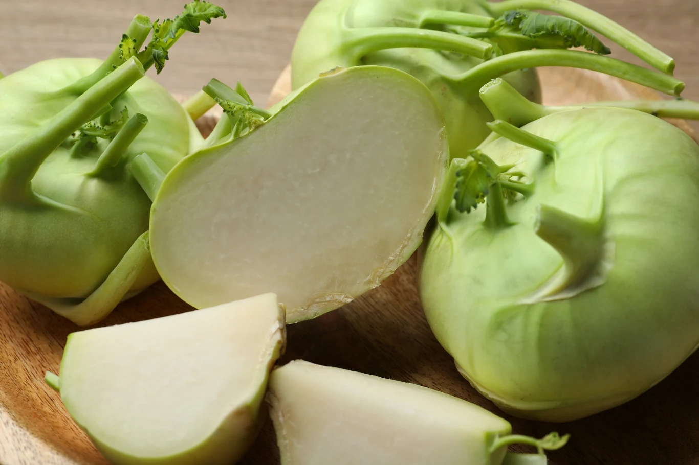 Glukozynolany znajdziemy m.in. w kalarepie, brokułach czy kapuście białej Glukozynolany znajdziemy m.in. w kalarepie, brokułach czy kapuście białej