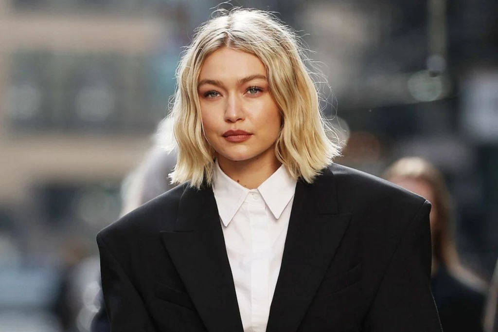 Gigi Hadid je uwielbia. Strap ballet pumps to idealne buty na jesień