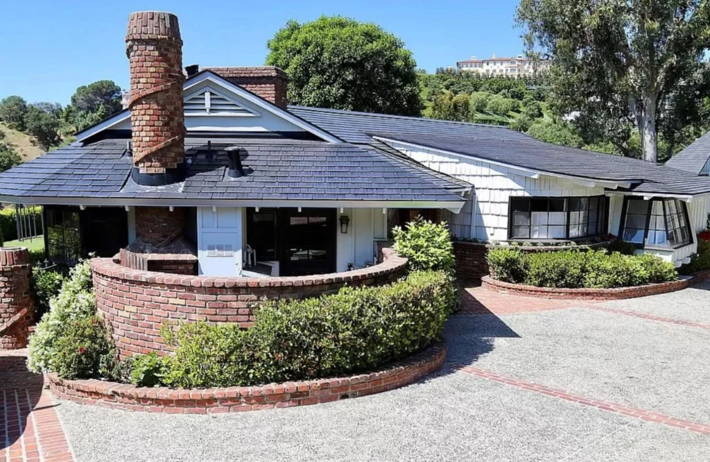 Elon Musk złożył wniosek o zajęcie willi, która była jego własnością. Jej obecni właściciele są mu winni pieniądze