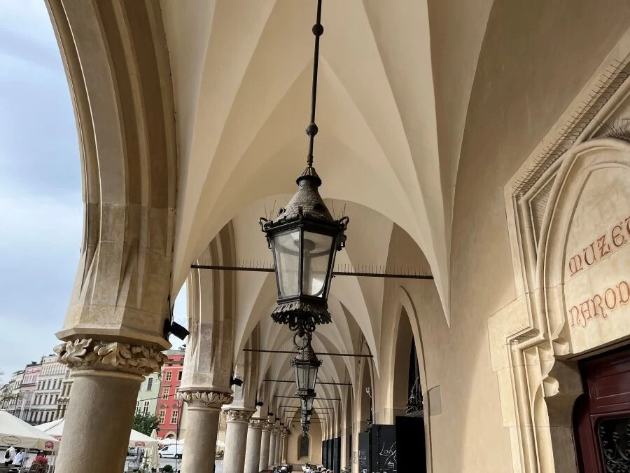 Gazowe lampy z Sukiennic przejdą remont. Jeszcze w tym roku zaświecą po raz pierwszy od trzech lat Gazowe lampy z Sukiennic przejdą remont. Jeszcze w tym roku zaświecą po raz pierwszy od trzech lat