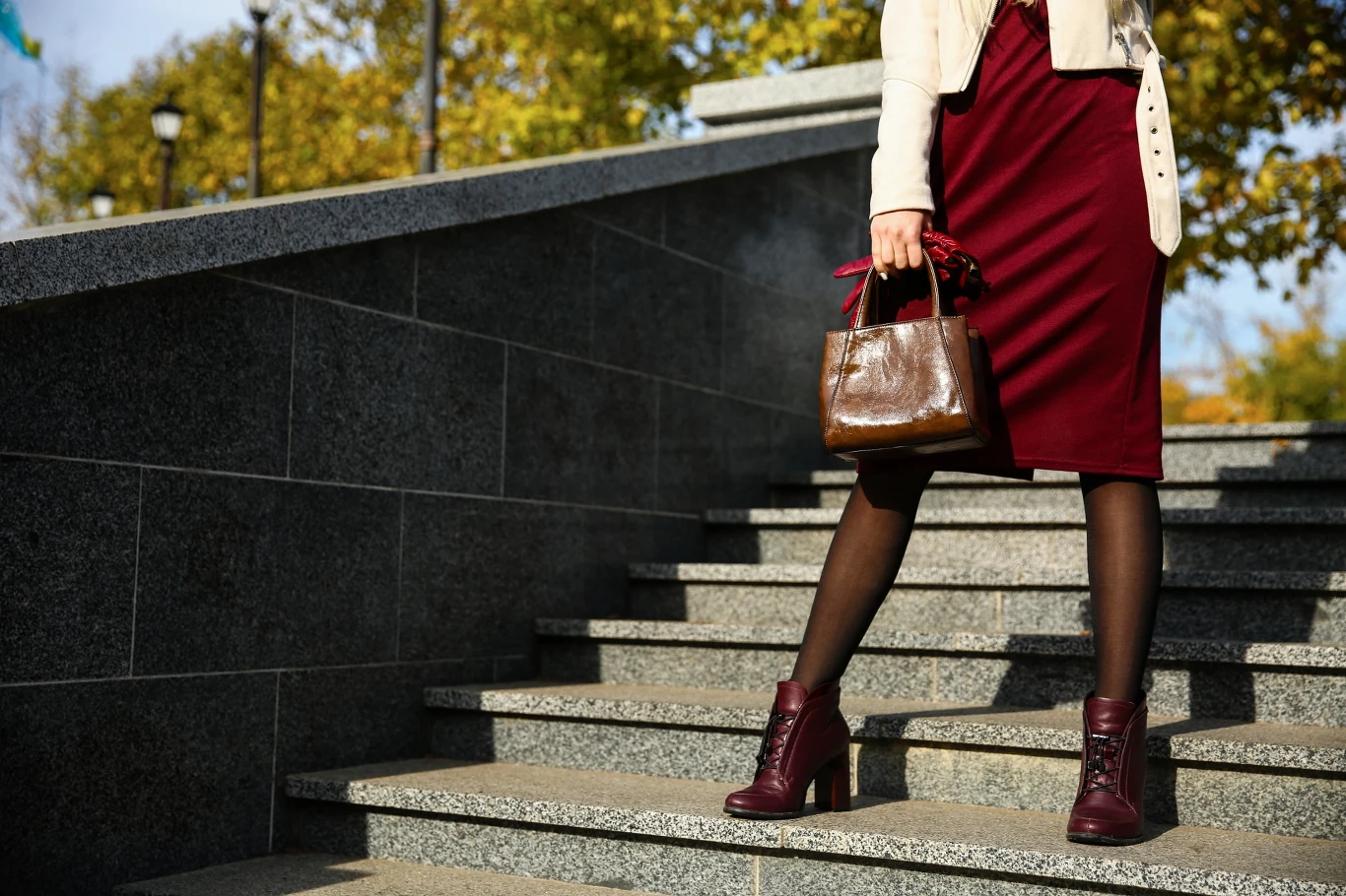 Najmodniejsze kolory nadchodzącej jesieni. To one będą rządzić w stylizacjach. 