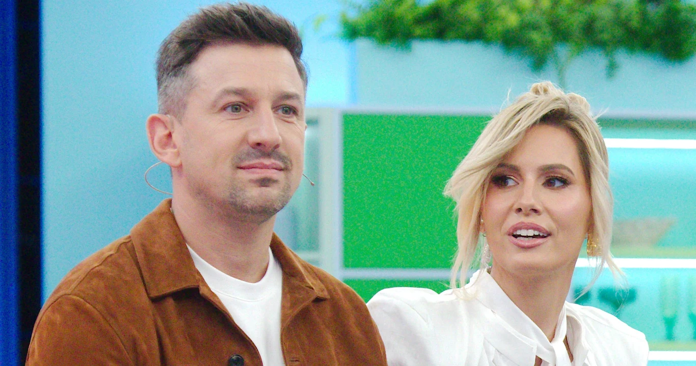 Prowadzący w studiu "halo tu polsat" Maciej Rock i Agnieszka Hyży Prowadzący w studiu "halo tu polsat" Maciej Rock i Agnieszka Hyży