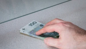 Oszuści grasowali po warszawskim centrum handlowym. Podając się za "magików" oszukiwali sprzedawców (zdj. ilustracyjne)