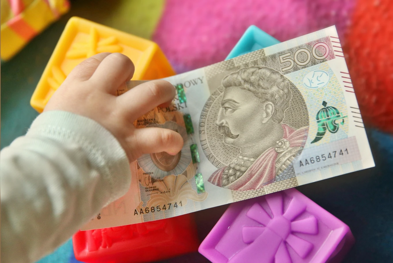 Dodatek wychowawczy to 400 zł miesięcznie Dodatek wychowawczy to 400 zł miesięcznie