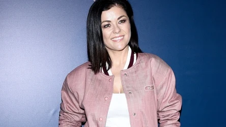 Katarzyna Cichopek wybrała twarzową kurtkę, która pasuje wielu kobietom. 