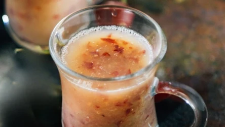 Koktajl ze śliwek to źródło błonnika, który oczyszcza jelita z resztek