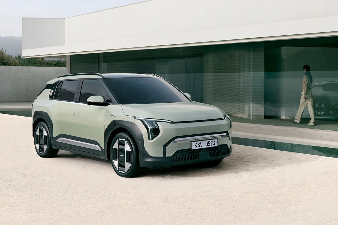 Kia EV3 jest dostępna z dwoma akumulatorami i w czterech wersjach wyposażenia.