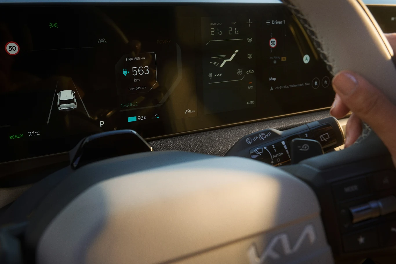 Kia EV3 trafi do pierwszych klientów jesienią tego roku.