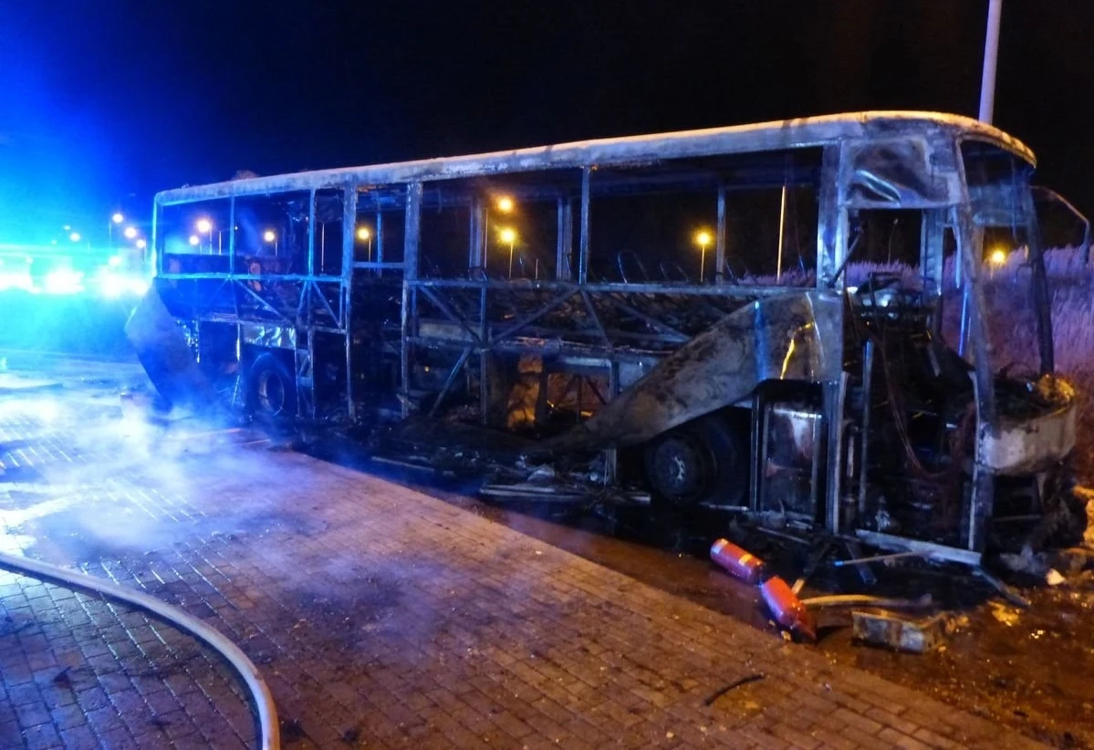 Pożar autokaru na A4. W środku były dzieci Pożar autokaru na A4. W środku były dzieci
