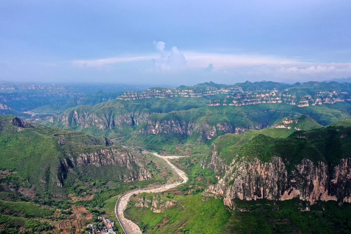 Góry Taihang zlokalizowane w krainie Pingshun niedaleko miasta Changzhi