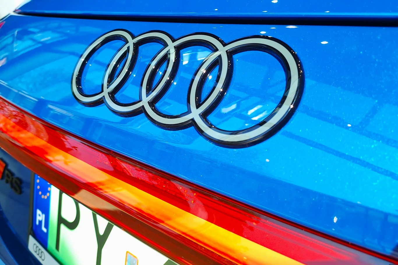 W ramach modernizacji pojawiło się nowe, dwuwymiarowe logo.