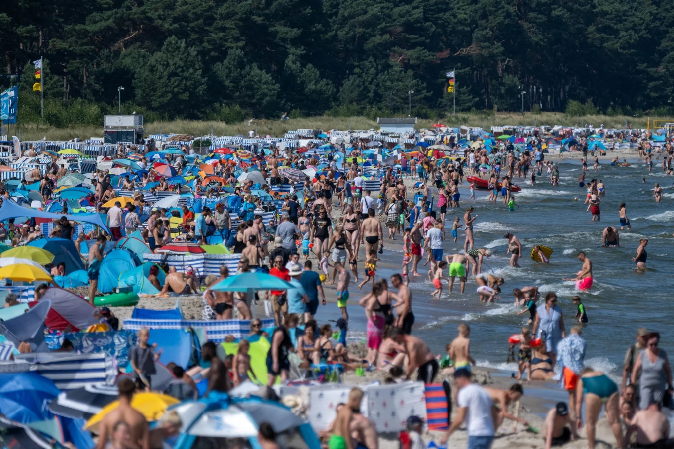 Ci turyści chętnie przyjeżdżają nad Bałtyk. Jest ich tu więcej niż w Hiszpanii Ci turyści chętnie przyjeżdżają nad Bałtyk. Jest ich tu więcej niż w Hiszpanii