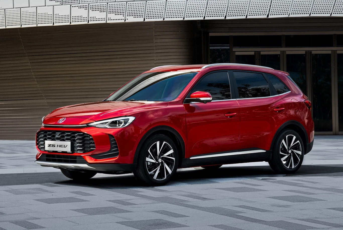 MG ZS Hybrid+. Całkiem nowy MG ZS ma szansę mocno namieszać na polskim rynku