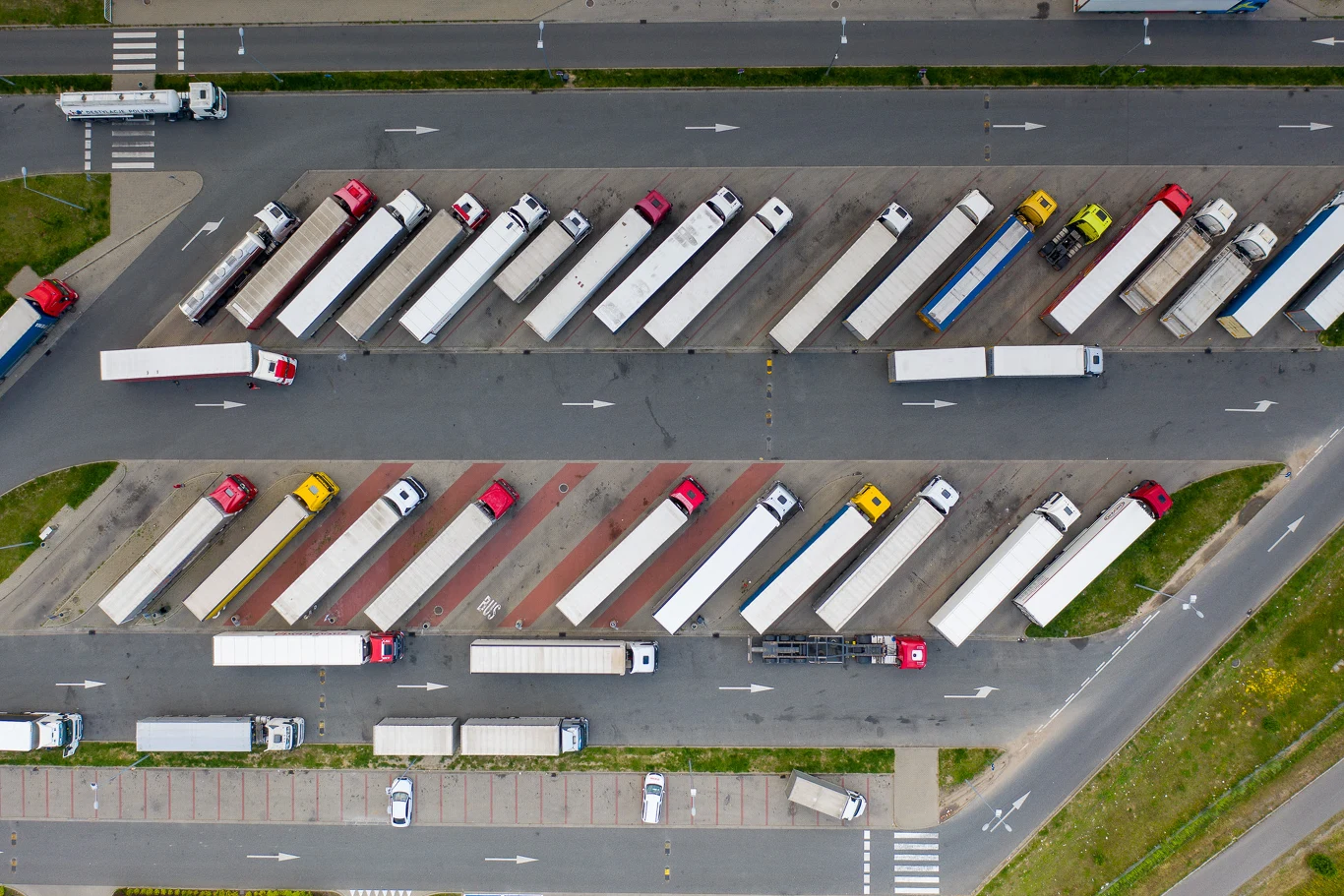 Według unijnego prawa MOP-y muszą znajdować się przy autostradach i drogach szybkiego ruchu nie rzadziej niż co 100 km.
