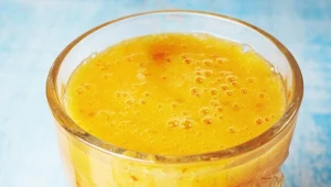 Zdrowe smoothie na początek dnia. Dobre na spalanie tłuszczu i odporność