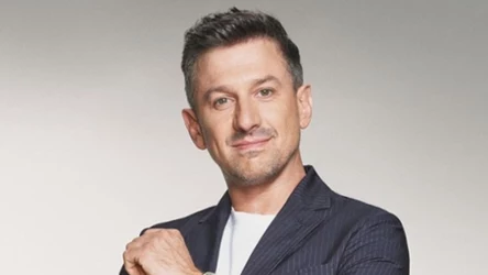 "Najtrudniej wstać. Potem to już z górki". Maciej Rock o swojej pracy w "halo tu polsat"