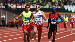 W środku Aleksander Kossakowski (Polska)