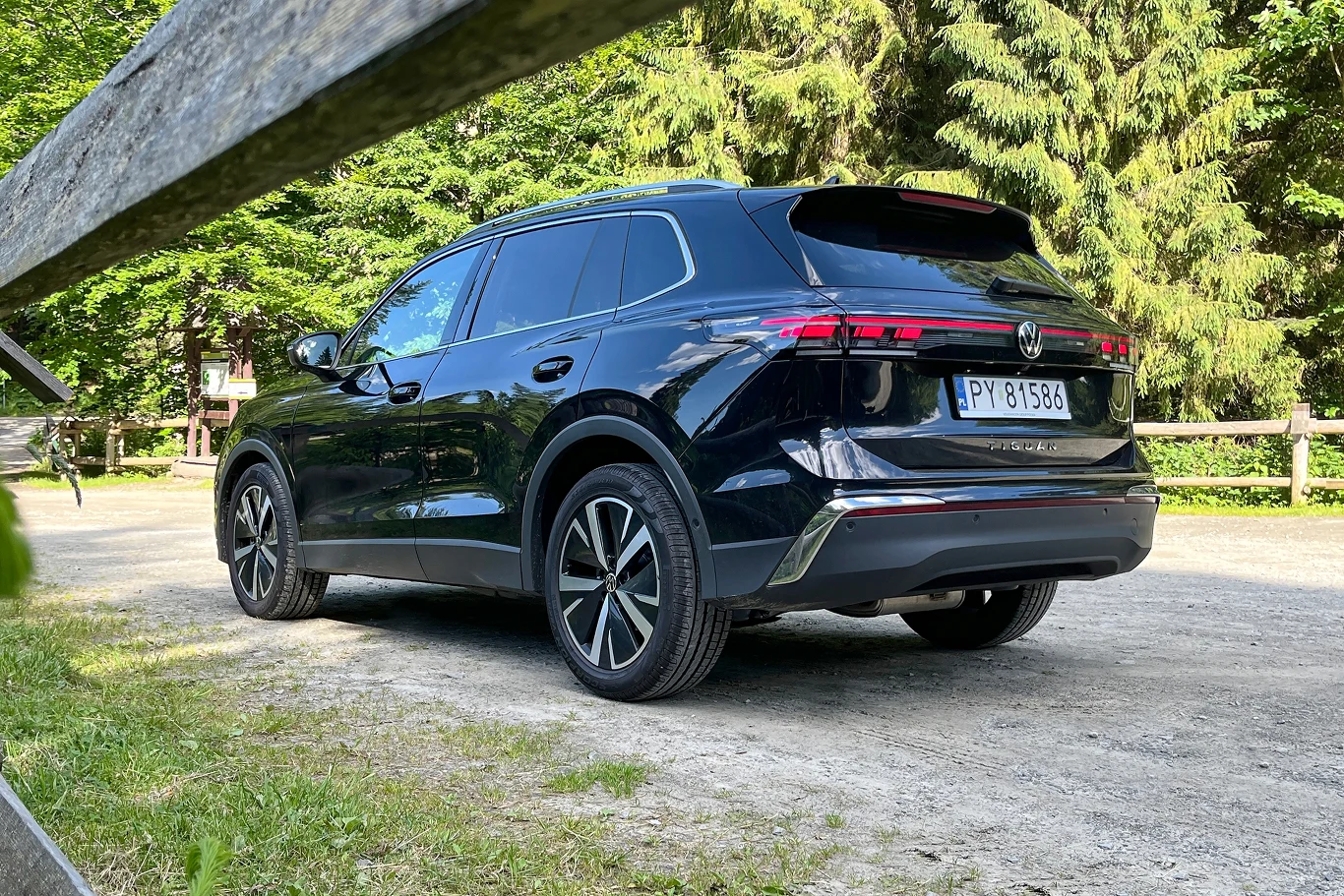 Volkswagen Tiguan to SUV niemal idealny. Ma jednak pewną wadę Volkswagen Tiguan to SUV niemal idealny. Ma jednak pewną wadę