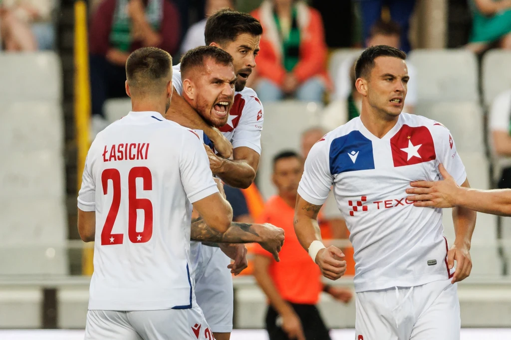 Po kilkunastu minutach kibice gospodarzy byli w szoku. Wisła prowadziła 2:0 Po kilkunastu minutach kibice gospodarzy byli w szoku. Wisła prowadziła 2:0