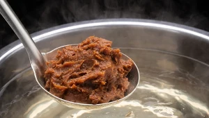 Ta pasta to sekret zdrowia Japończyków. W Polsce wciąż jemy ją za rzadko