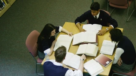 Rozwiąż quiz i sprawdź, jak dobrze pamiętasz informacje ze szkolnych podręczników