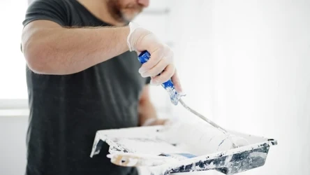 Kolory ścian wpływają nie tylko na estetykę, ale również i na nasze samopoczucie. Pewnych barw lepiej więc unikać.