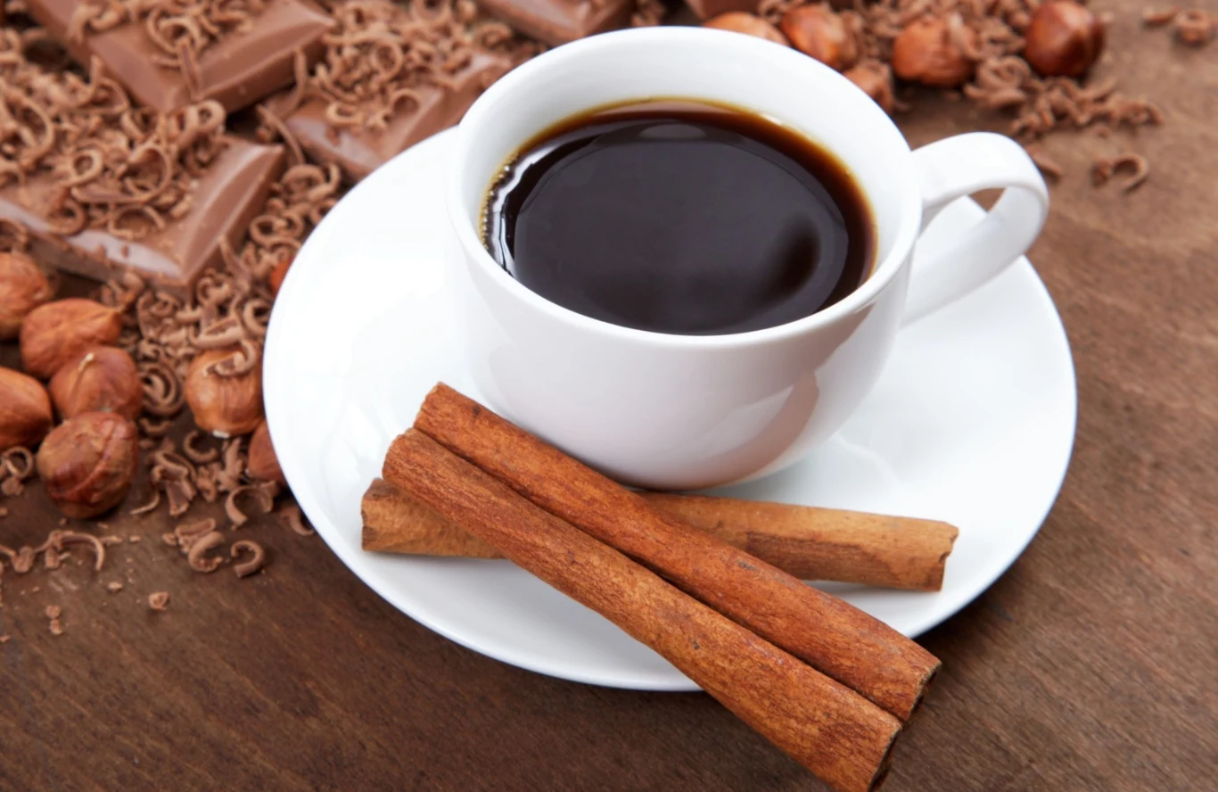 Dlaczego warto pić kawę z cynamonem? Dlaczego warto pić kawę z cynamonem?