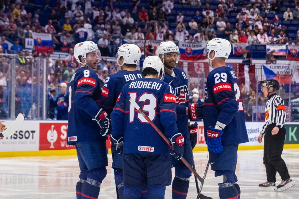 Johnny Gaudreau w barwach reprezentacji USA Johnny Gaudreau w barwach reprezentacji USA