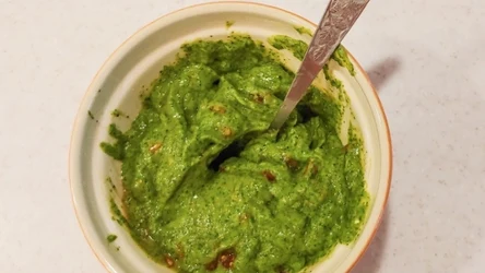 Jak zrobić pastę z czosnku niedźwiedziego?