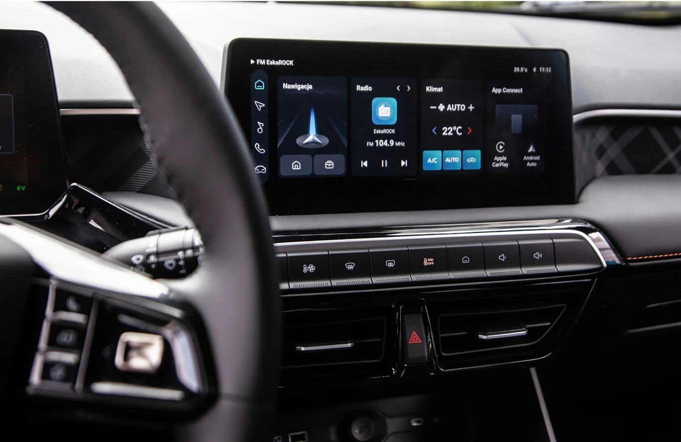 W MG 3 pozostawiono tylko kilka fizycznych przycisków - reszta obsługi samochodu na ekranie