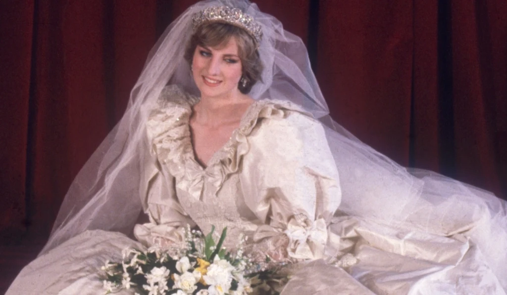 Księżna Diana w dniu ślubu Księżna Diana w dniu ślubu