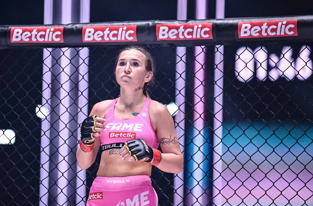 Marta Linkiewicz nieoczekiwanie wygrała z Karoliną Owczarz na Fame MMA 22 Marta Linkiewicz nieoczekiwanie wygrała z Karoliną Owczarz na Fame MMA 22