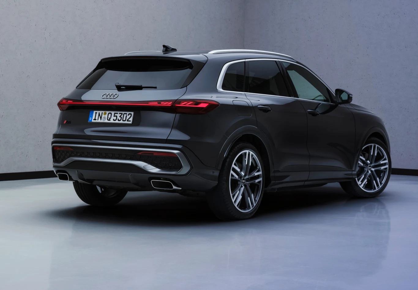 Stylistyka tyłu Audi Q5 wyraźnie odcina się od poprzedników Stylistyka tyłu Audi Q5 wyraźnie odcina się od poprzedników