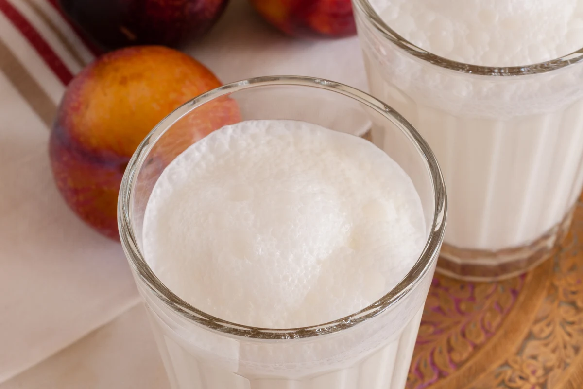 Spożywanie ajranu niesie ze sobą wiele korzyści dla organizmu. Jest jednym ze sposobów na szybkie dostarczenie ważnych składników odżywczych