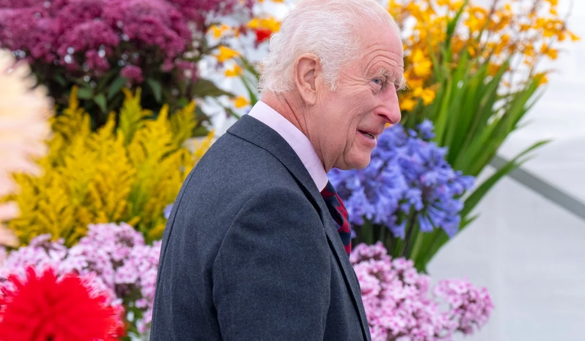 Król Karol III Król Karol III