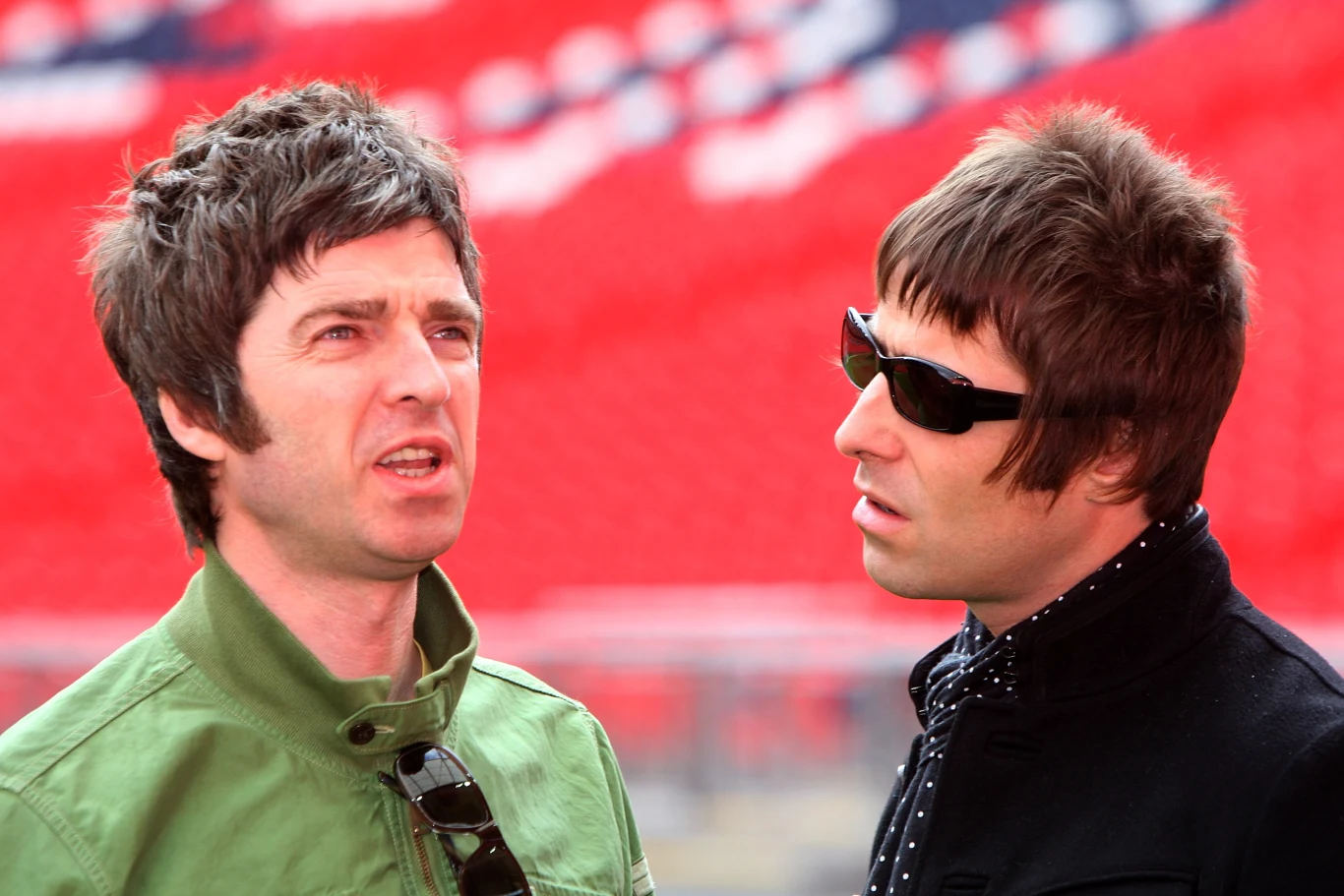 Noel i Liam Gallagherowie (Oasis) w Londynie w 2008 r. Noel i Liam Gallagherowie (Oasis) w Londynie w 2008 r.