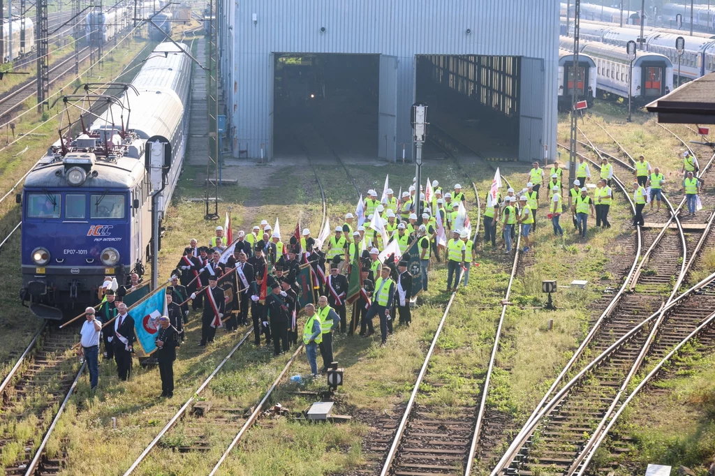 Akcja protestacyjna na Śląsku. Poważne utrudnienia dla podróżujących Akcja protestacyjna na Śląsku. Poważne utrudnienia dla podróżujących
