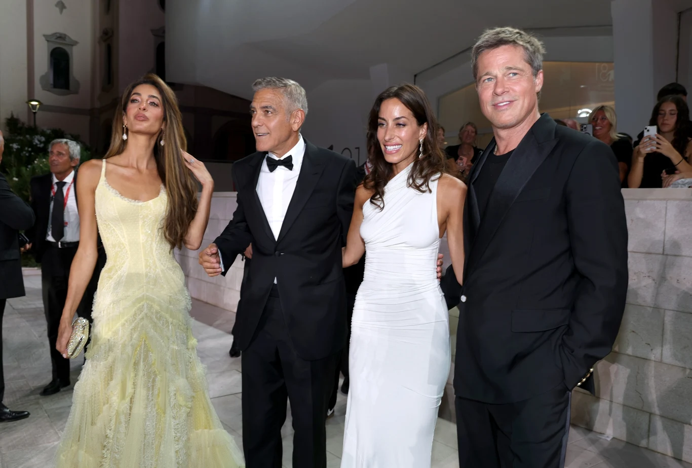 Amal Clooney, George Clooney, Ines de Ramon i Brad Pitt na premierze "Samotnych wilków"