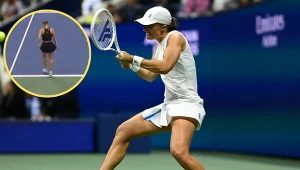 Iga Świątek pod koniec seta posłała piłkę, na którą Ludmiła Samsonowa (w kółeczku) nawet nie zareagowała