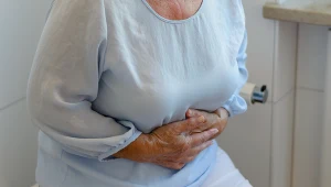 Nieregularne wypróżnianie i zaparcia nasilają objawy hemoroidów 