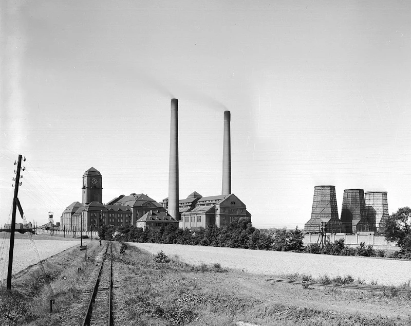Elektrownia Bobrek po wybudowaniu w 1920 r. Elektrownia Bobrek po wybudowaniu w 1920 r.
