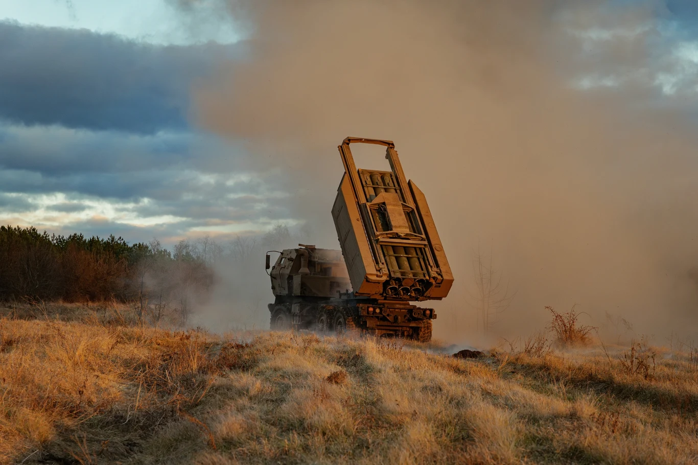 Siły rosyjskie boją się Himarsów, które posiada Ukraina. Nie są jednak wobec nich całkowicie bezbronni Siły rosyjskie boją się Himarsów, które posiada Ukraina. Nie są jednak wobec nich całkowicie bezbronni