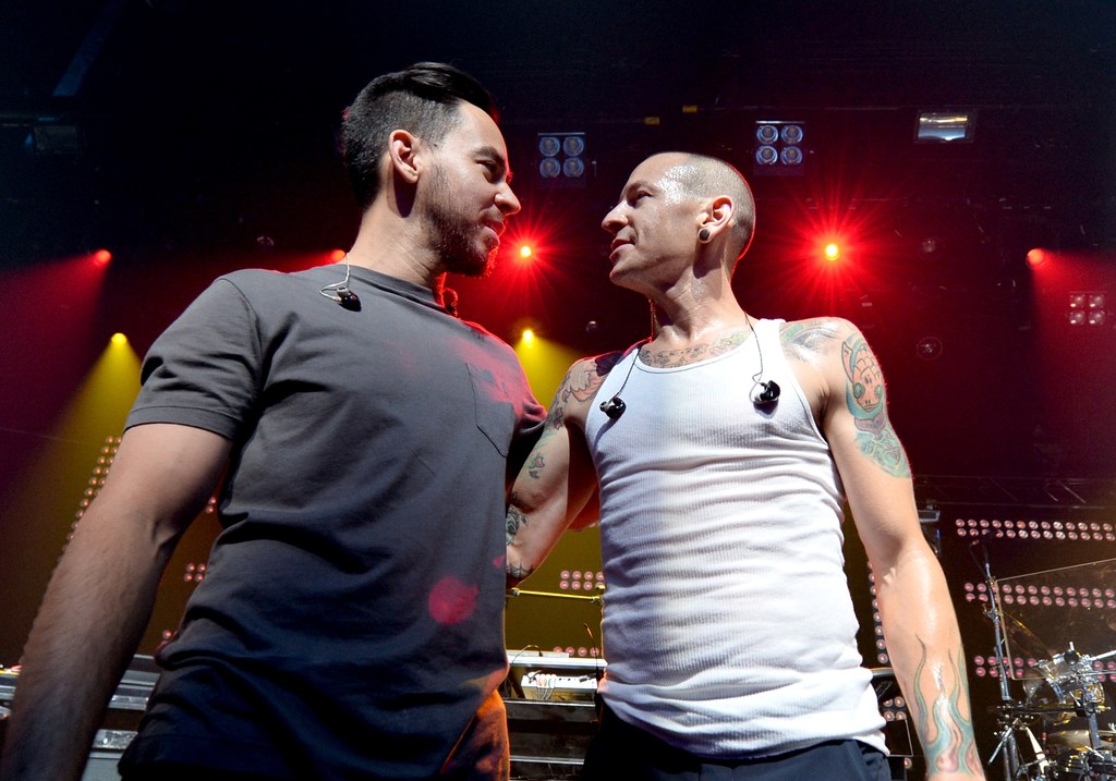 Mike Shinoda i Chester Bennington (Linkin Park) w 2014 r.