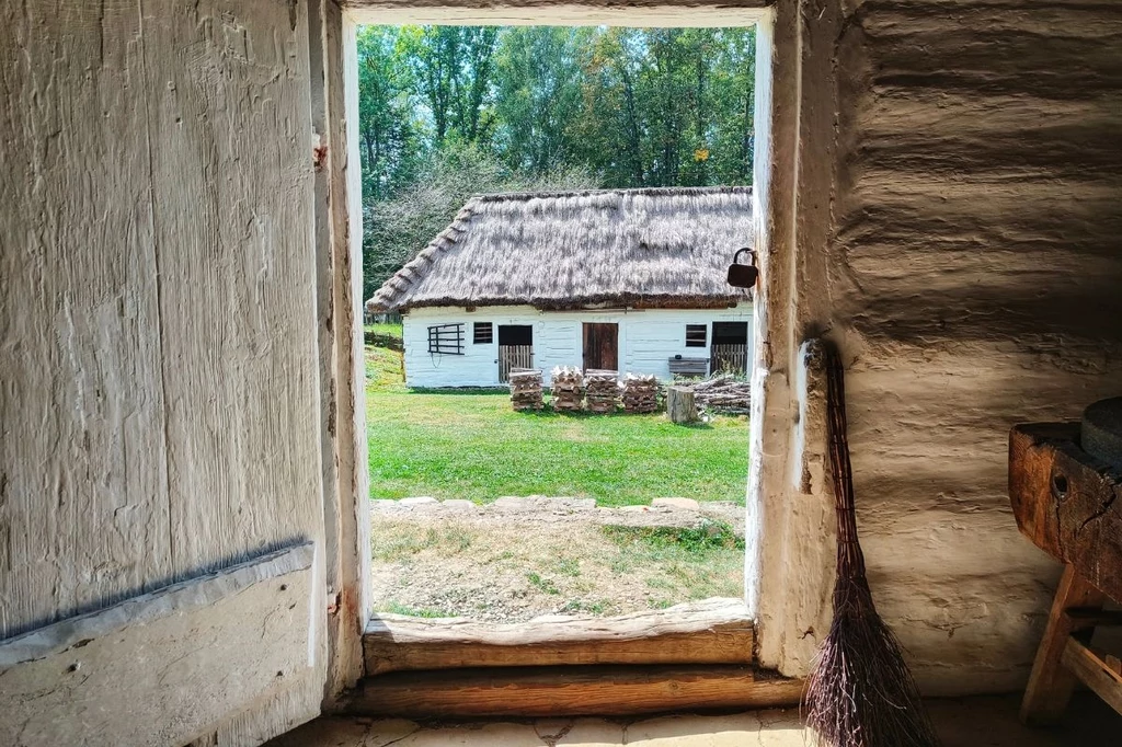 Chaty zwiedzisz także od środka