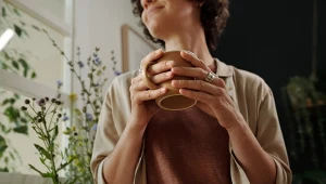 Wsyp łyżeczkę do porannej kawy. Wzmocnisz odporność, a waga poleci w dół 